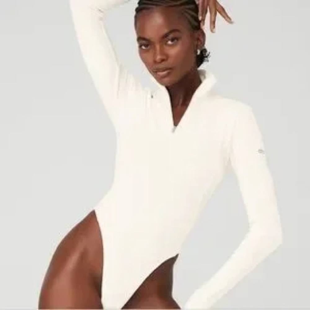 Alo yoga rise up white bodysuit ribbed  White Long Sleeve Bodysuit